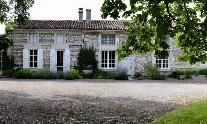 Sainte Gemme House | Holiday Home La Saintonge