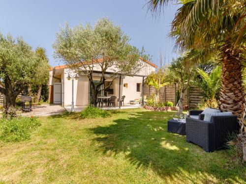 Bourgenay House | Holiday Home Les Oliviers by Interhome