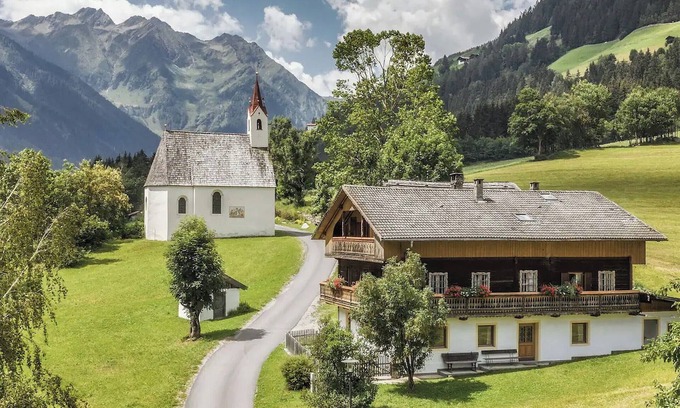 Selva dei Molini House | Holiday Home 'Oberschneider' with Mountain View, Private Garden and Wi-Fi