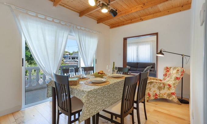 Tacoronte House | Holiday Home 'Picarus' with Private Terrace, Wi-Fi and Air Conditioning
