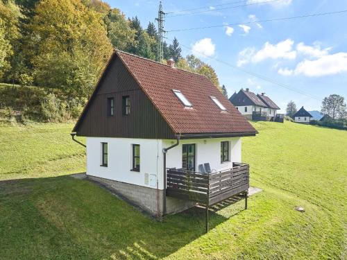 Starkov House | Holiday Home Stárkov by Interhome