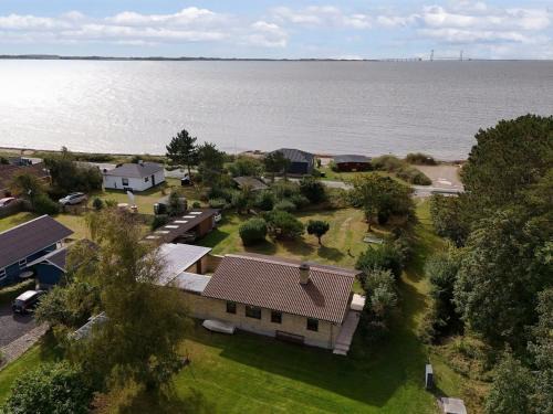 Store Kongsmark House | Holiday Home Svanborg - 40m from the sea by Interhome