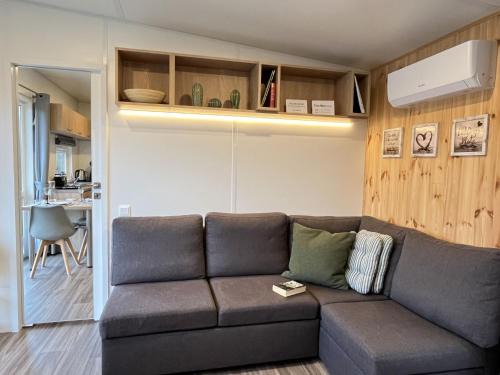Wemding House | Holiday Home Tiny Haus mit schönem Seeblick by Interhome