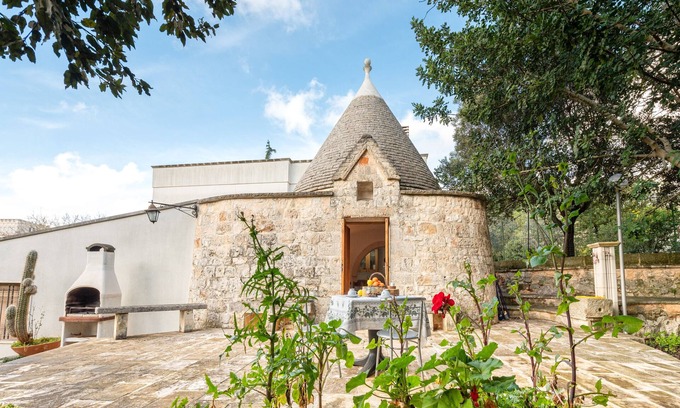 Ostuni House | Holiday Home "Trullo Nova - Ostuni" with Garden & A/C