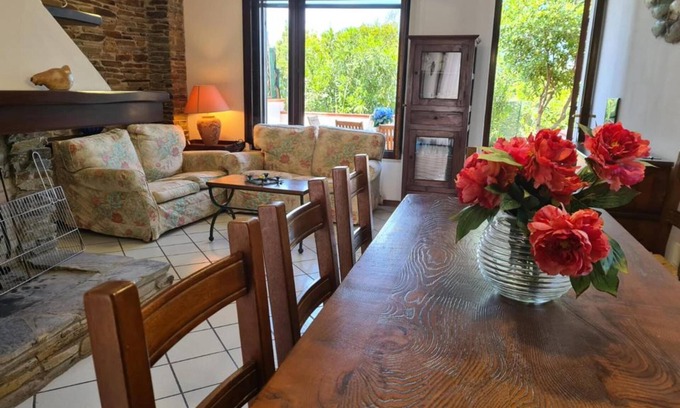 Stintino House | Holiday Home 'Villino Le Ortensie' with Sea View, Garden & A/C