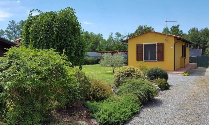 Fucecchio House | Holiday home with a large garden and swimming pool in the heart of Tuscany
