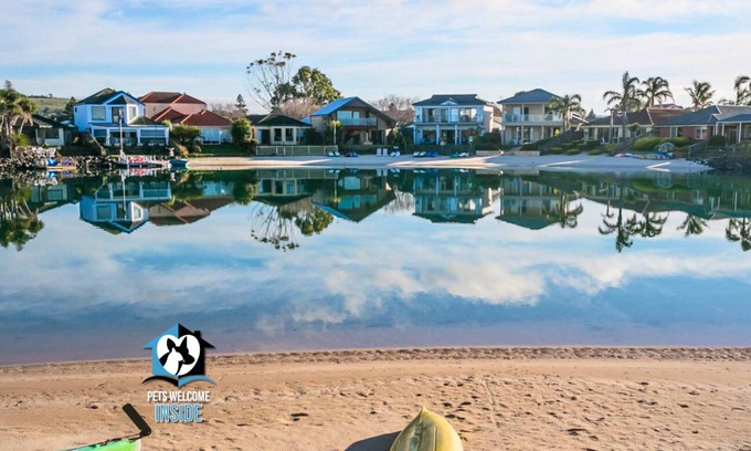 Encounter Bay House | Holiday Home with Private Beach & Stunning Views!
