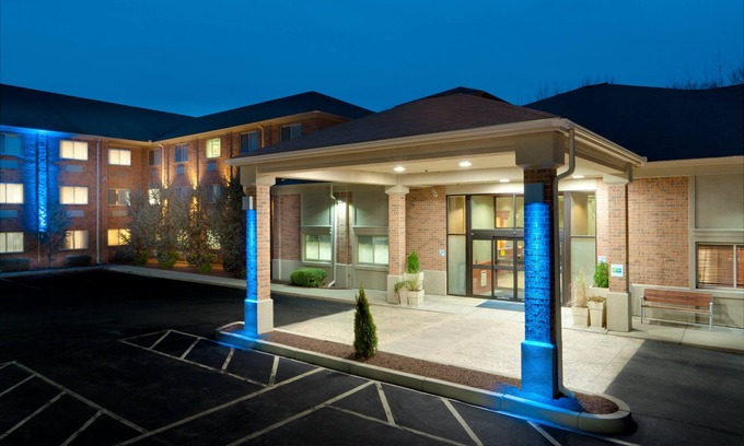 Smithfield Hotel | Holiday Inn Express and Suites by IHG