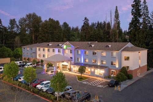 Canyon Park Hotel | Holiday Inn Express Bothell by IHG