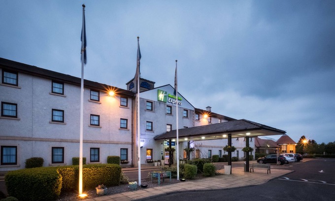 Perth Hotel | Holiday Inn Express Perth by IHG