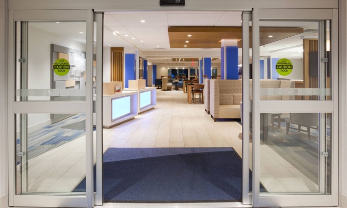 Downtown Des Moines Hotel | Holiday Inn Express & Suites Des Moines Downtown by IHG