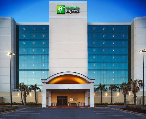 Northeast Virginia Beach Resort | Holiday Inn Express & Suites VA Beach Oceanfront by IHG