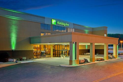 Morgantown Hotel | Holiday Inn Morgantown - Reading Area by IHG