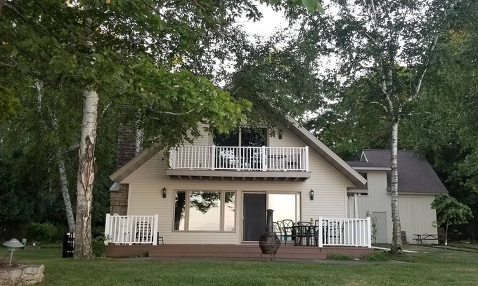 Sturgeon Bay House | Holiday Lodge on Green Bay