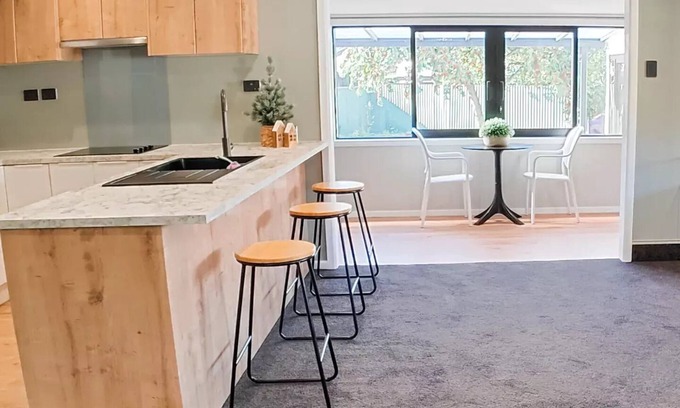 Lowburn House | Holiday retreat in the heart of old Cromwell!