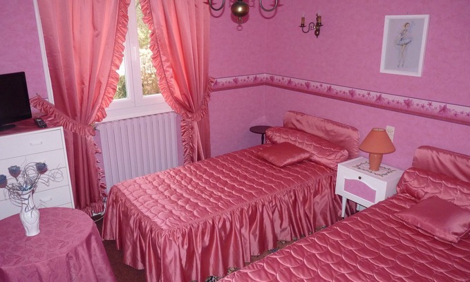 Sainte-Anne-d'Auray Apartment | holiday studio in Ste Anne D'Auray