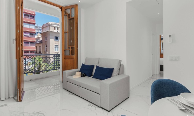 Santa Cruz de Tenerife Apartment | Holidays '31 2 Bedrooms' with Sea View, Wi-Fi and Air Conditioning