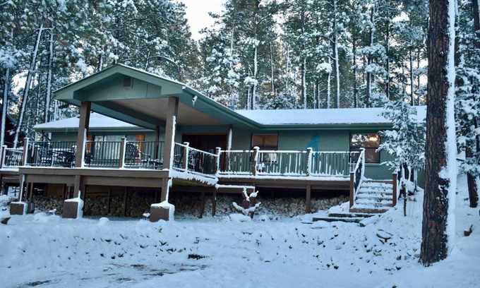 Ruidoso Ski Chalet | Holladay's Escape