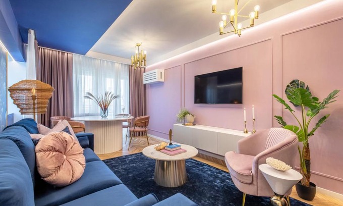 Bucharest City-Centre Apartment | HOLT - Leagues and Words Under The Sea
