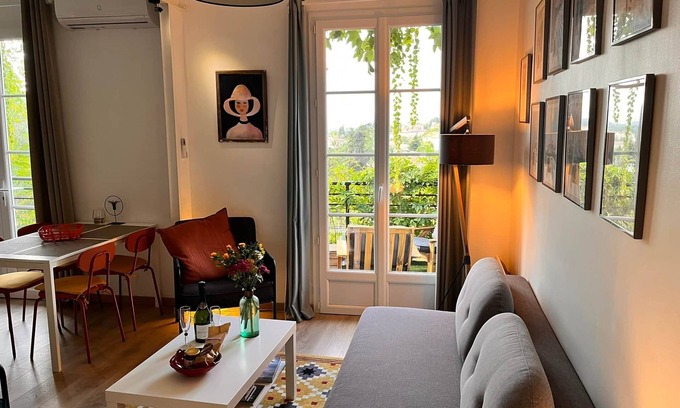 Aubenas Apartment | Home away from home.