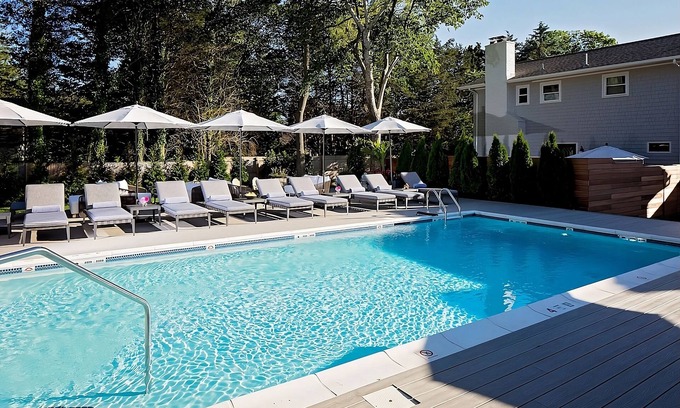 East Hampton North Hotel | Home-like Accommodations! 3 Convenient Units near Two Mile Hollow Beach!