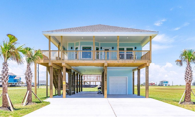 Indian Beach House | Home near the beach with large deck, gas grill, patio, outdoor shower & W/D