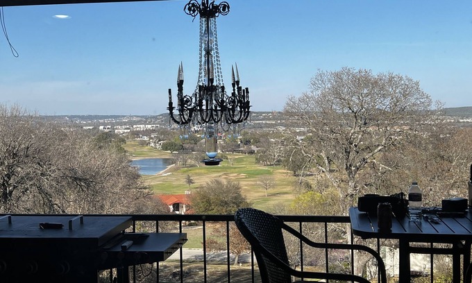 Kerrville Bed & Breakfast | Home overlooks the city near epicenter of eclipse. Private Chef.