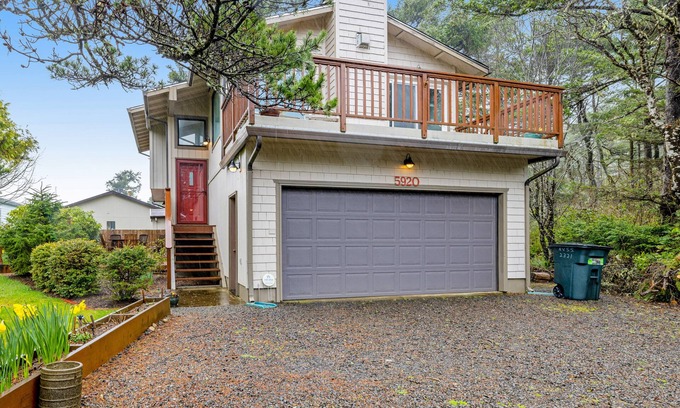Tierra Del Mar House | Home with gas fireplace, washer/dryer, & 2 outdoor spaces - walk to beach