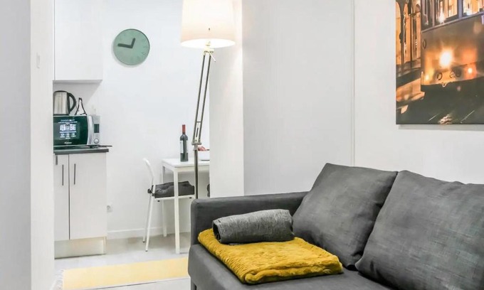 Santa Maria Maior Apartment | HOME4U - Secret Studio in City Center