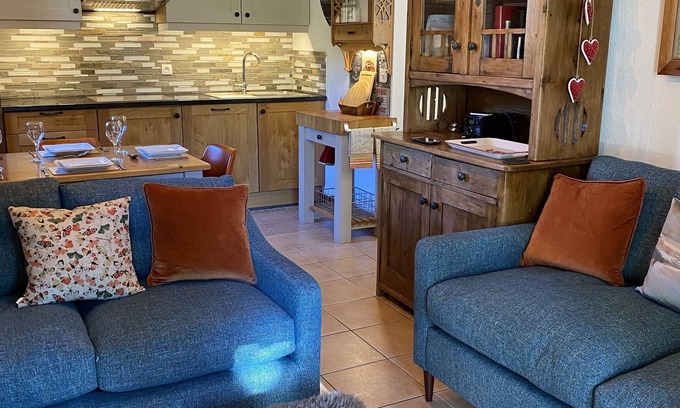 Samoens Apartment | Homely ground floor 2 bedroom apartment with stunning views