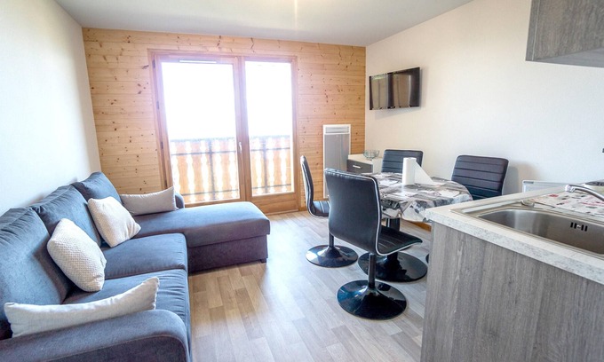 Thollon-les-Memises Apartment | Homerez - Amazing appartement 360 m away from the slopes for 6 ppl. with balcony