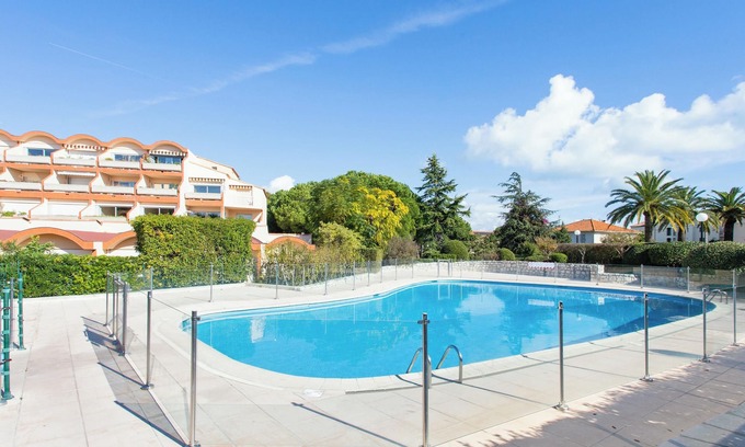 Plaine de la Brague Apartment | Homerez - Apartment in Antibes