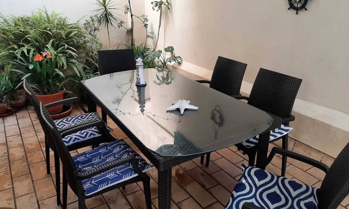 Cadiz Apartment | Homerez - Apartment in Cadiz, near the beach