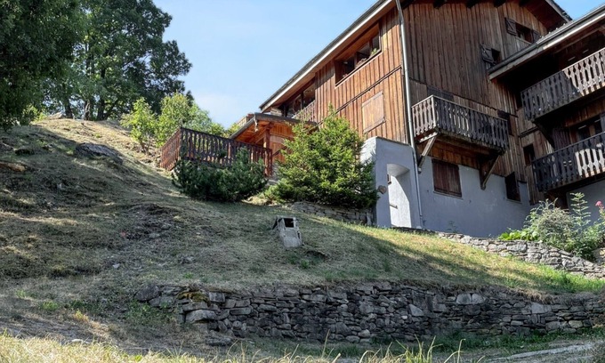 Saint-Bon-Tarentaise Ski Chalet | Homerez - Chalet in Courchevel