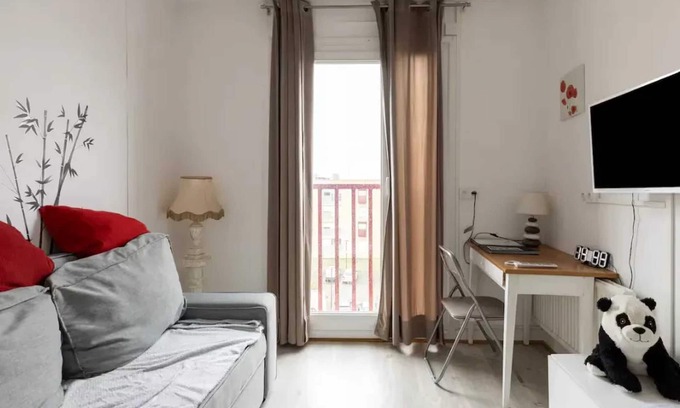 Sablons - Newton Apartment | Homerez - Charming apartment in Le Mans 38 m² with view