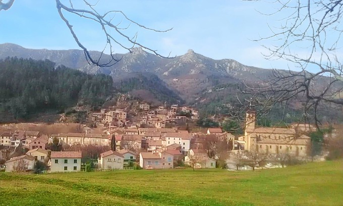 Jaujac House | Homerez - Charming house in Jaujac with terrace and plancha