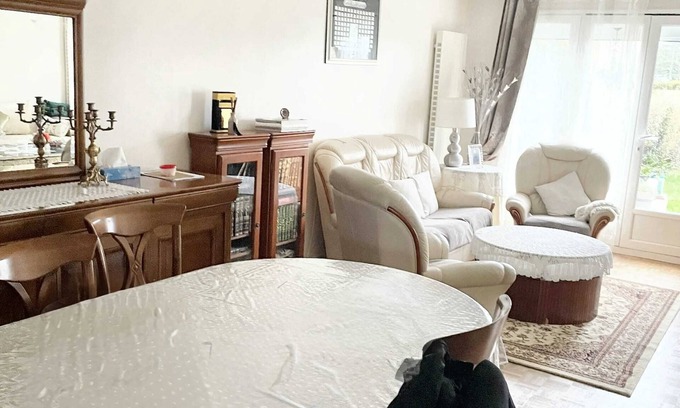 Les Templiers Villa | Homerez - Charming Villa in Élancourt with Private Garden