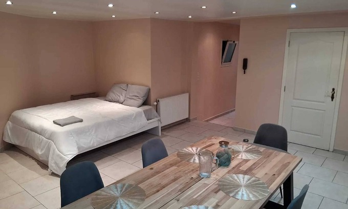 Vorst House | Homerez - House near Forest 125 m² for 6 guests