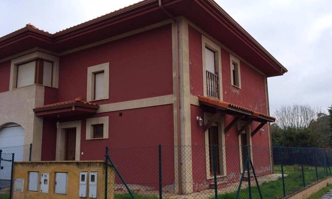 Concha House | Homerez - Large house 1 km from the beach for 12 pers. with garden in Casasola