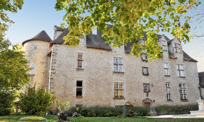 Saint-Genes-du-Retz Other | Homerez - Quiet manor in Saint-Genès-du-Retz, garden