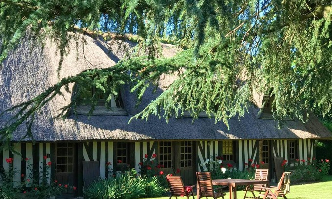 Berthouville House | Homerez - Spacious house for 6 ppl. with garden and terrace at Berthouville