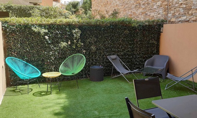 Sainte-Maxime City Centre Apartment | Homerez - Studio in Sainte-Maxime