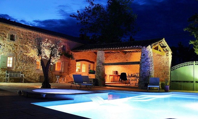 Lussan Villa | Homerez - Villa for 6 ppl. with swimming-pool, jacuzzi and garden at Lussan