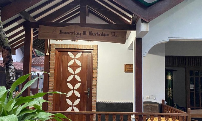Mendut House | Homestay Candi Pawon Murtakim Syariah