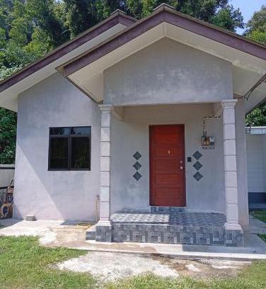 Kuala Terengganu House | Homestay Idaman B B with 2 room aircond 2 Quen Bed and Not Sharing Room -Privacy