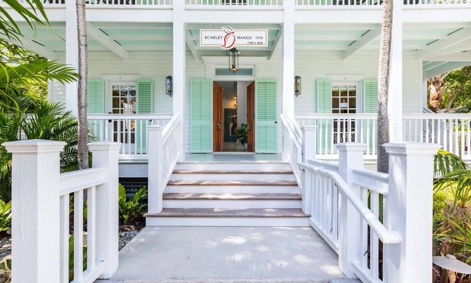 Key West Historic District Condo | HONEY~ Adult Only, 2nd Floor 1 King Bedroom Unit w/Shared Pool!