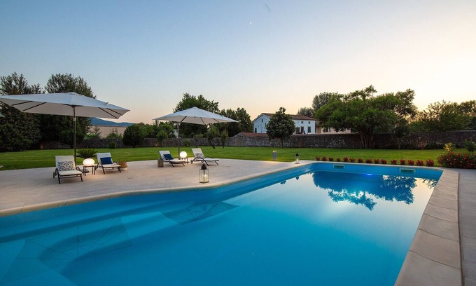 Lucca Villa | HONEYMOON LEONOR VILLA in bike distance from Lucca