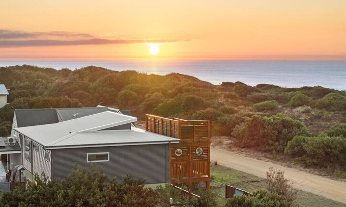 The Honeysuckles House | Honeysuckles Ultimate Beach Escape
