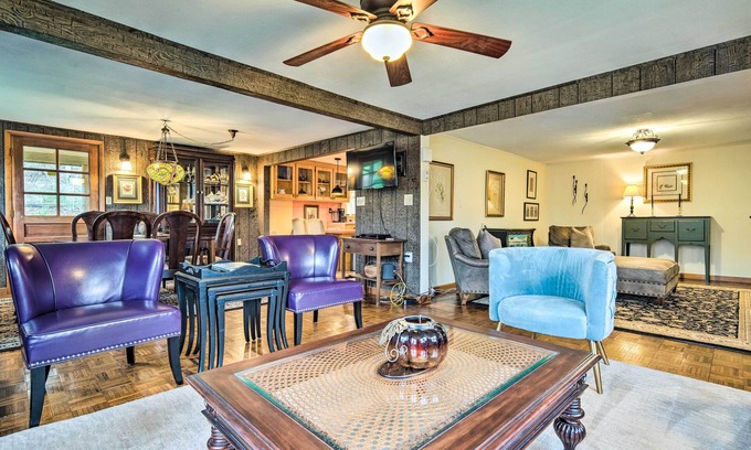 Horse Shoe House | Horse Shoe Getaway - Porch, Grill & Fire Pit!