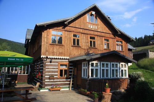 Pec pod Snezkou Ski Chalet | Horská chata Amor